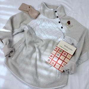 abercrombie & fitch | size s | quilted snap-up cream pullover sweatshirt